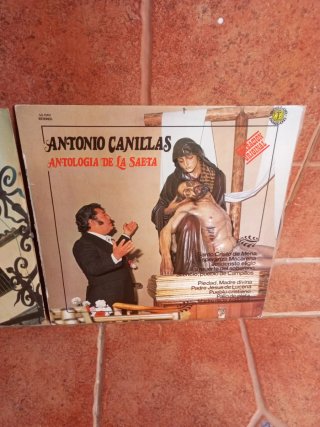 Dos vinilos de Saetas