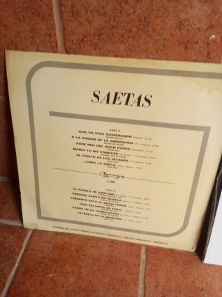 Dos vinilos de Saetas