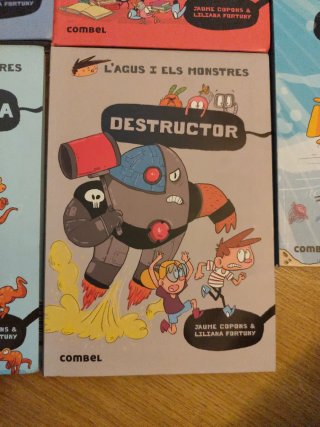 Llibres Agus i els Monstres