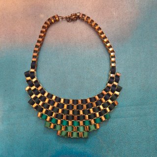 Collar de Zara en tonos azules