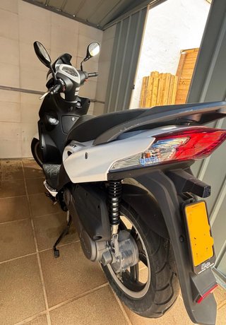 Moto Kymco Agility City 49cc Scooter