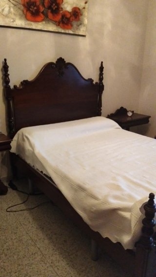 Armario antiguo de madera