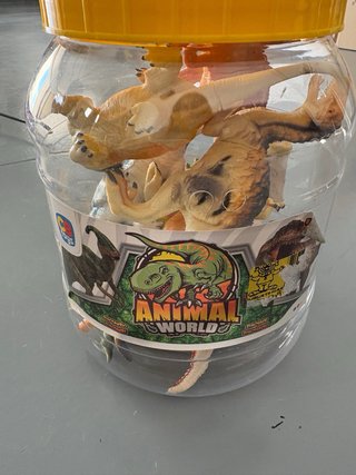 Lote 8 dinosaurios de juguete
