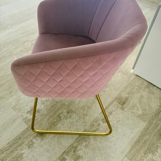 Butaca terciopelo rosa patas doradas