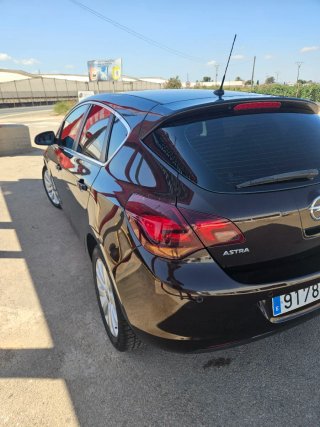 Opel Astra 2012