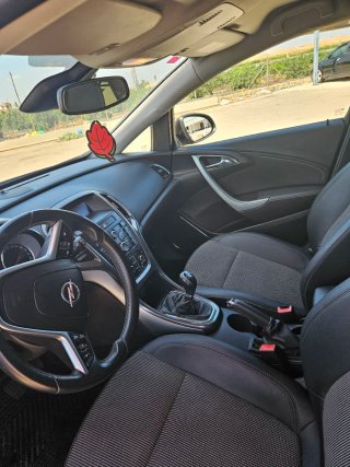 Opel Astra 2012