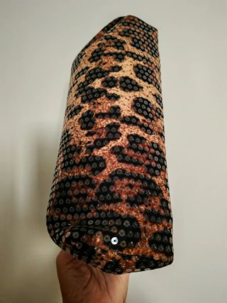 Pochette con paillettes maculato