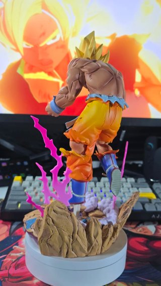 Figura Goku Super Saiyan
