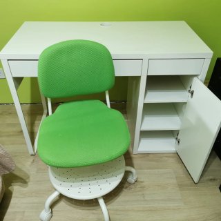 Escritorio y Silla regulable Ikea para niños