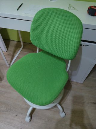 Escritorio y Silla regulable Ikea para niños