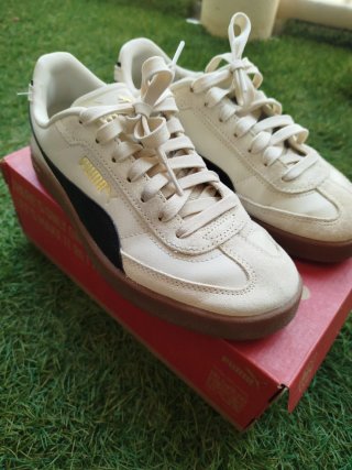 Zapatillas Puma Club Era II  Beige y Negro