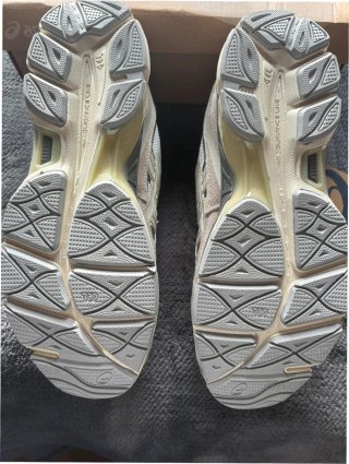 Asics Gel-NYC gris-beige Talla 42.5