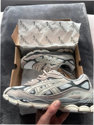 Asics Gel-NYC gris-beige Talla 42.5