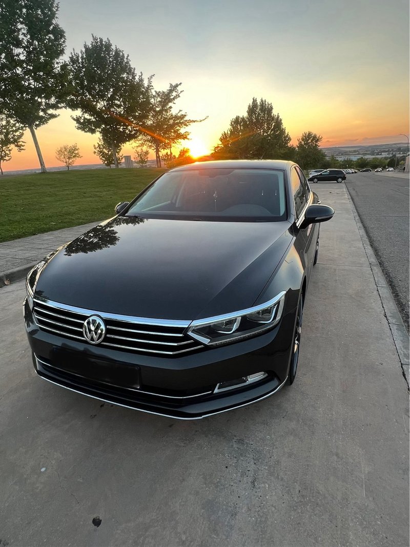 Volkswagen Passat 2015 - foto 1