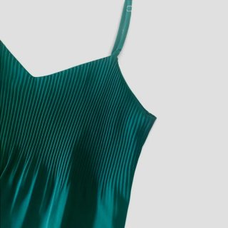 Camiseta tirantes verde plisada - S Stradivarius