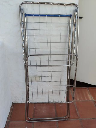 Tendedero metálico plegable