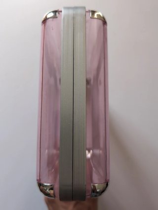 Caja de plástico transparente con asa