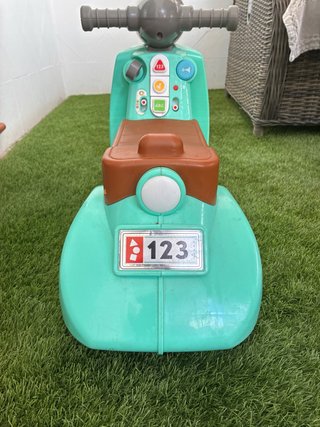 Moto infantil Fisher Price (12 meses+)