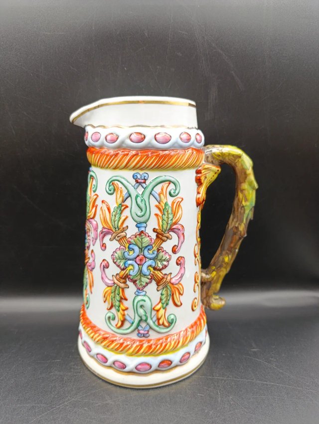 Jarra de porcelana italiana estilo Capodimonte