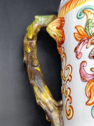 Jarra de porcelana italiana estilo Capodimonte