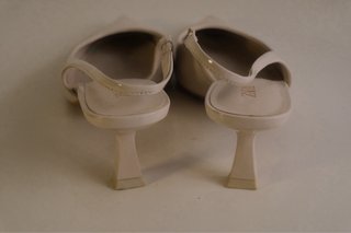 Zapatos Zara Talla 37 Beige Tacón Slingback