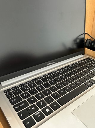 ASUS Vivobook 15 Ryzen 7 16GB 1TB SSD Vendo ASUS V