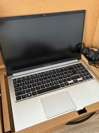 ASUS Vivobook 15 Ryzen 7 16GB 1TB SSD Vendo ASUS V
