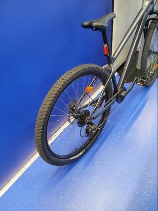 Bicicleta de montaña 29" Expl 100 gris suspensión delantera