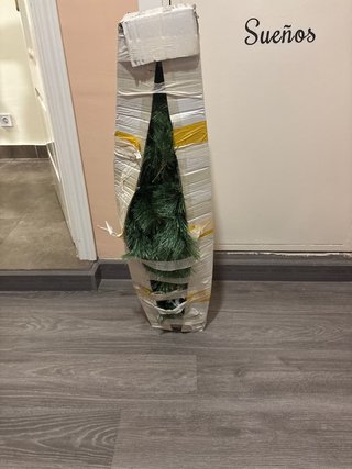 Árbol de Navidad verde y blanco