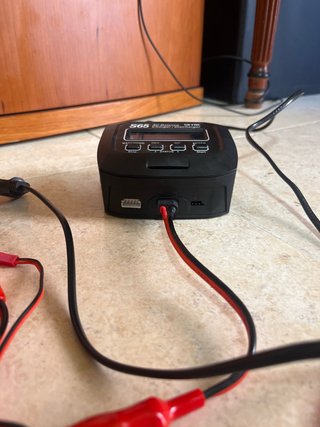 cargador baterias lipo, servos, chispometros....
