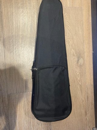 Violín con estuche, arco y afinador