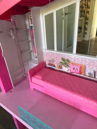 Mansión Barbie con tobogán y piscina
