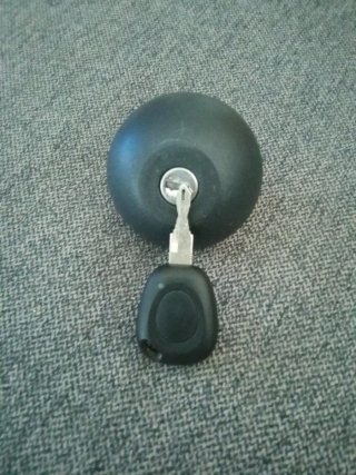 Tapón depósito gasoil y llave Renault
