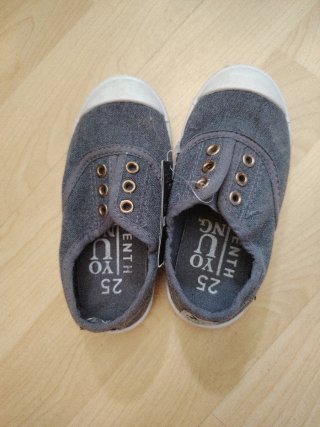 Zapatillas lona bebé talla 25