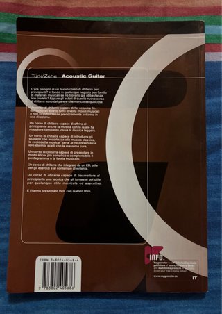 Chitarra classica con custodia nera