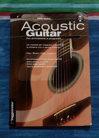 Chitarra classica con custodia nera