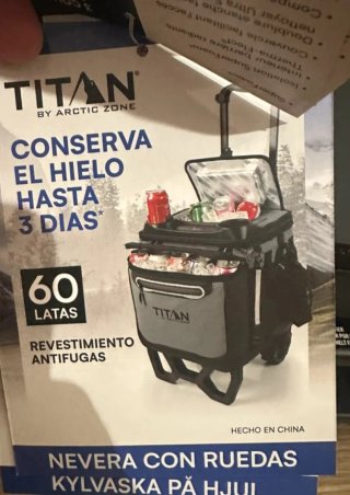 Nevera Titan con ruedas
