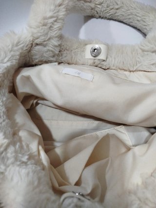 Bolso de pelo beige