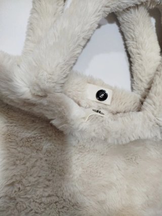 Bolso de pelo beige