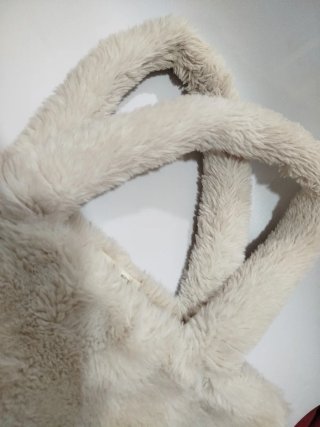 Bolso de pelo beige