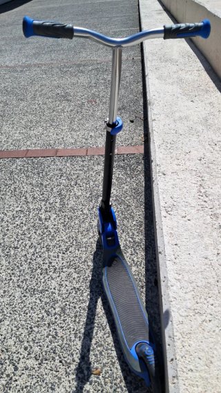 Patinete infantil azul
