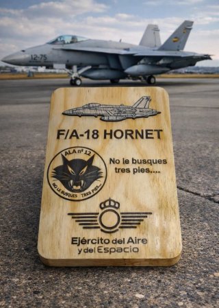 Metopa madera F/A-18 Hornet Ejército del Aire