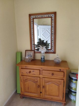 Mueble recibidor de pino con espejo