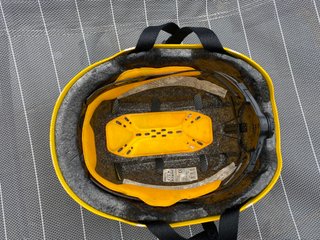 Casco infantil amarillo 48-52 cm