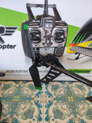 Elicottero RC 4 canali RTF HOVER