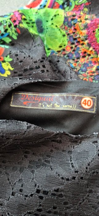 Abito Desigual nero con stampa floreale