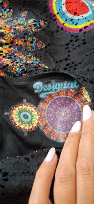 Abito Desigual nero con stampa floreale