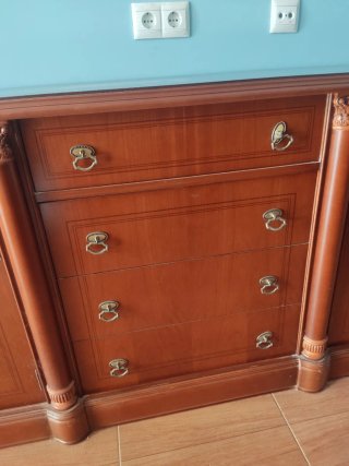 Aparador de comedor de madera