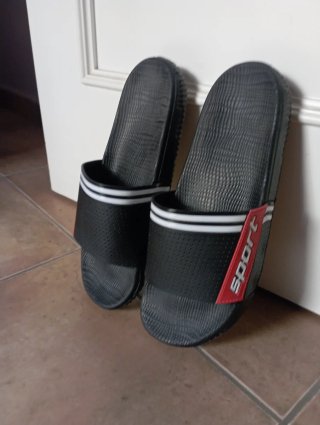 Chanclas Hombre Talla 44 Negras y Rojas