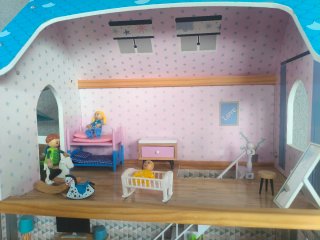 Casa de muñecas con accesorios